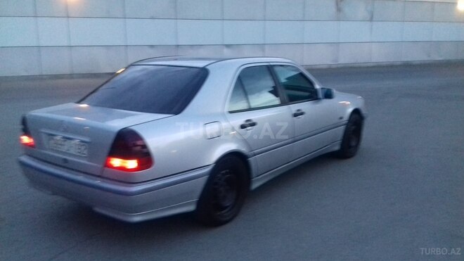 Mercedes C 220 1999, 401,000 km - 2.2 l - Bakı