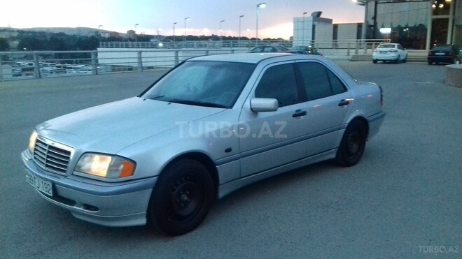 Mercedes C 220 1999, 401,000 km - 2.2 l - Bakı