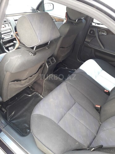 Mercedes E 270 1999, 459,000 km - 2.7 l - Bakı