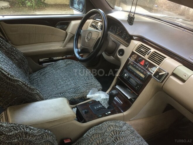 Mercedes E 230 1996, 367,000 km - 2.3 л - Bakı