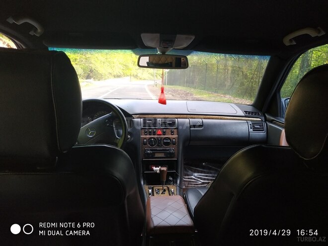 Mercedes E 240 2000, 277,800 km - 2.4 л - Lənkəran