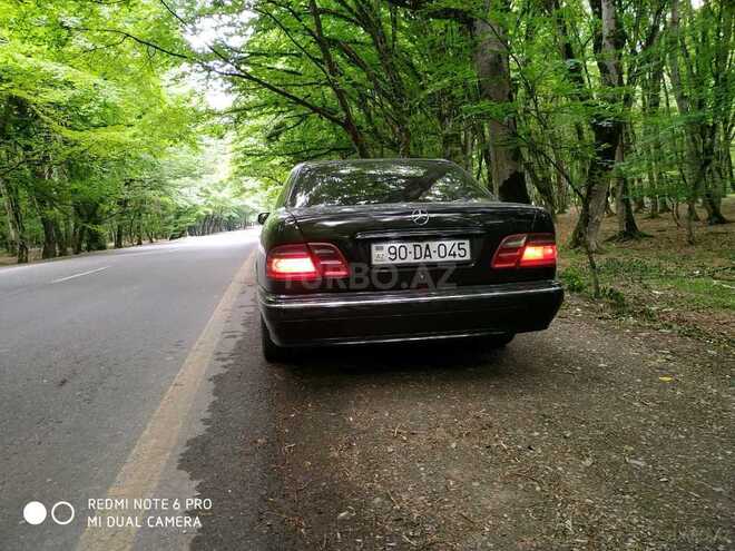 Mercedes E 220 2000, 342,658 km - 2.2 l - Bakı