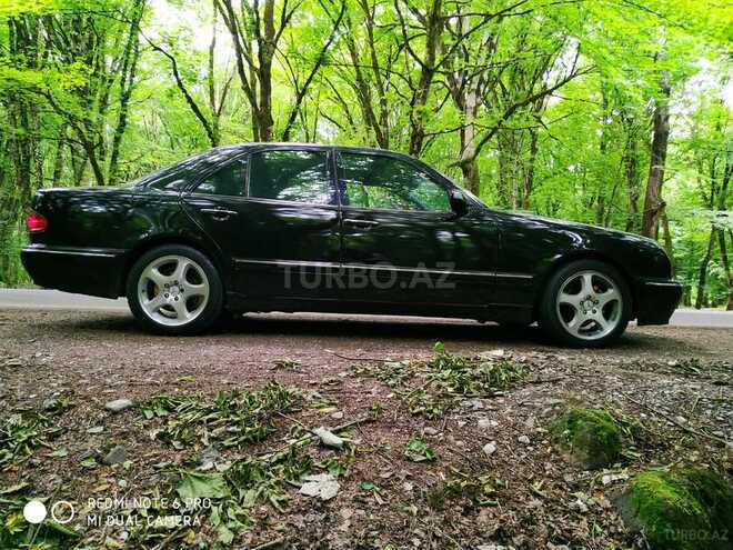 Mercedes E 220 2000, 342,658 km - 2.2 l - Bakı