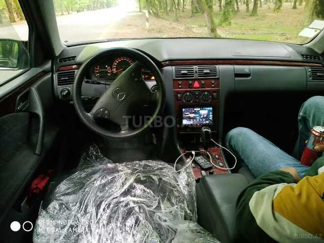 Mercedes E 220 2000, 342,658 km - 2.2 l - Bakı