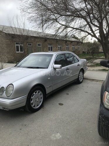 Mercedes E 280 1999, 270,737 km - 2.8 l - Bakı