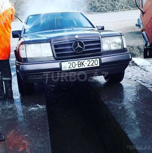 Mercedes E 250 1991, 354,525 km - 2.5 l - Beyləqan