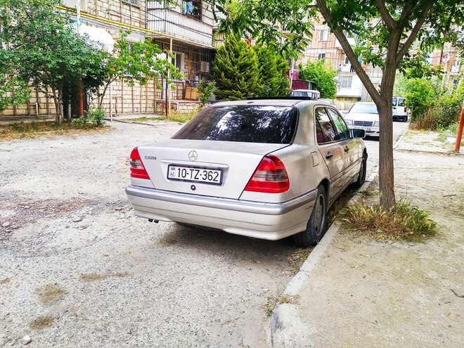 Mercedes C 220 1995, 570,000 km - 2.2 l - Bakı
