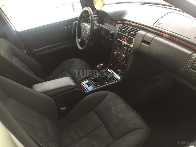 Mercedes E 200 1997, 275,689 km - 2.0 l - Şəmkir