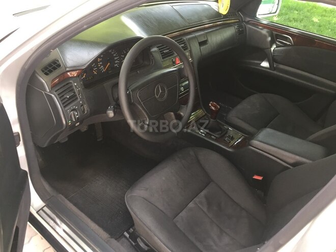 Mercedes E 200 1997, 275,689 km - 2.0 l - Şəmkir