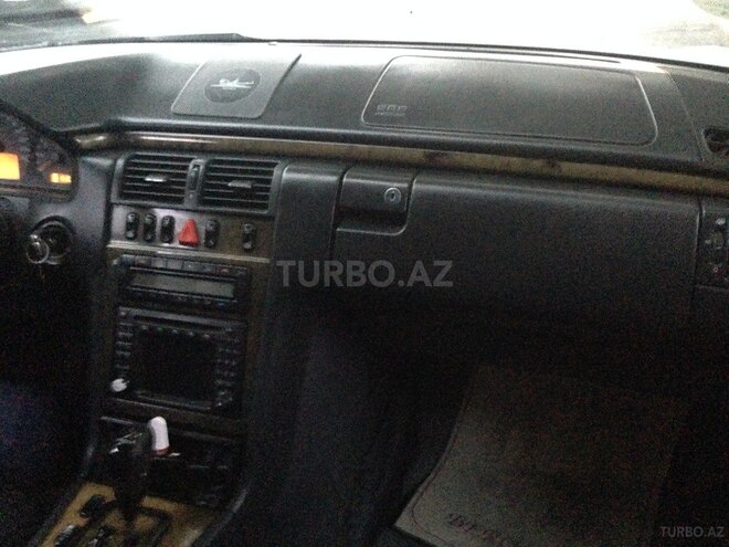 Mercedes E 320 2001, 241,553 km - 3.2 л - Gəncə