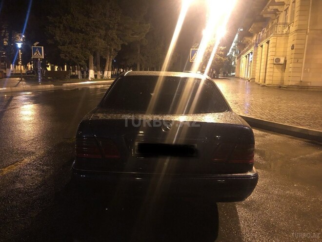 Mercedes E 200 1998, 389,000 km - 2.0 l - Sumqayıt