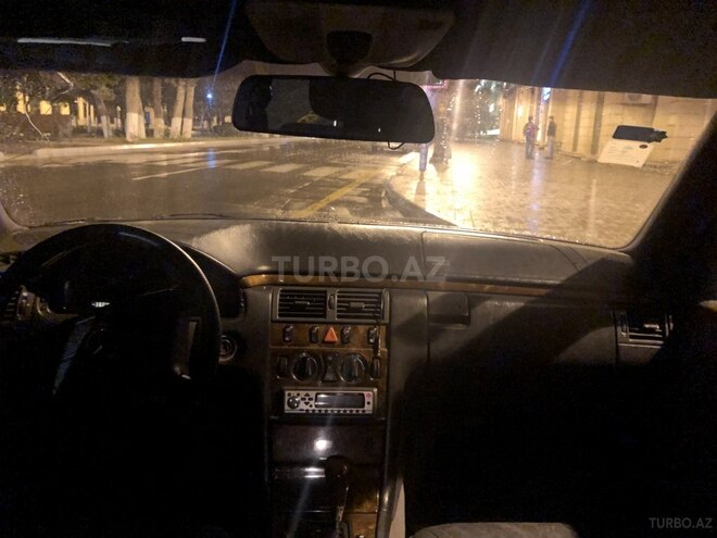 Mercedes E 200 1998, 389,000 km - 2.0 l - Sumqayıt
