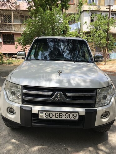 Mitsubishi Pajero 2007, 215,000 km - 3.8 l - Bakı
