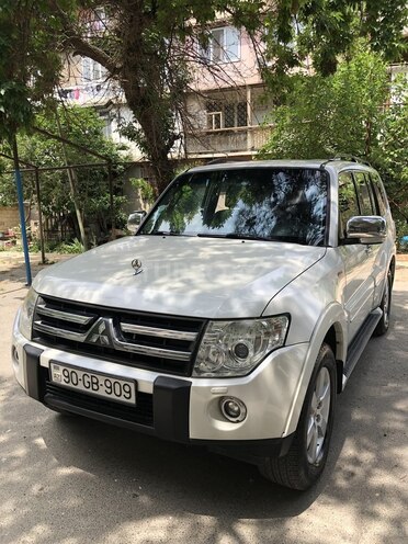 Mitsubishi Pajero 2007, 215,000 km - 3.8 l - Bakı