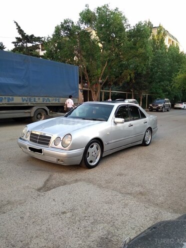 Mercedes E 240 1998, 257,000 km - 2.4 l - Bakı