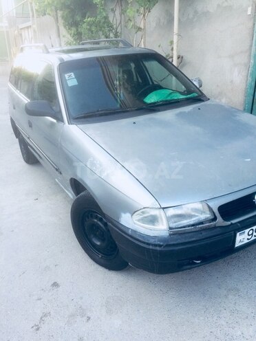 Opel Astra 1995, 380,000 km - 1.6 л - Bakı