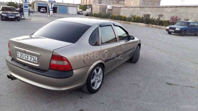 Opel Vectra 1996, 233,000 km - 1.8 л - Bakı