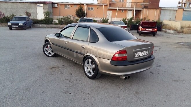 Opel Vectra 1996, 233,000 km - 1.8 л - Bakı