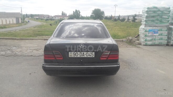 Mercedes E 220 2000, 342,055 km - 2.2 l - Bakı