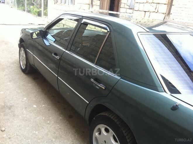Mercedes E 250 1992, 100,000 km - 2.5 l - Yevlax