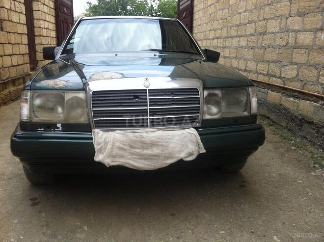 Mercedes E 250 1992, 100,000 km - 2.5 l - Yevlax