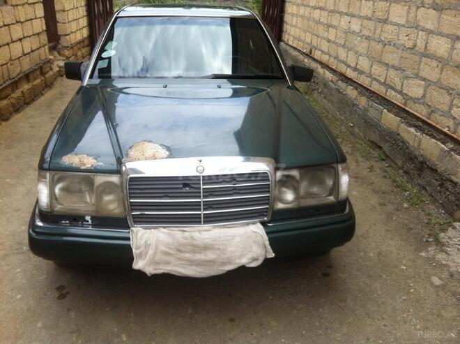 Mercedes E 250 1992, 100,000 km - 2.5 l - Yevlax