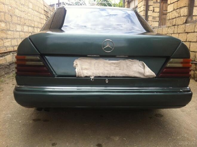 Mercedes E 250 1992, 100,000 km - 2.5 l - Yevlax