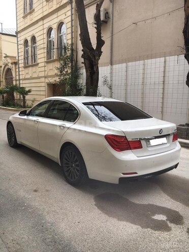 BMW 750 2011, 136,000 km - 4.4 l - Bakı