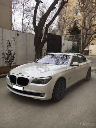 BMW 750 2011, 136,000 km - 4.4 l - Bakı