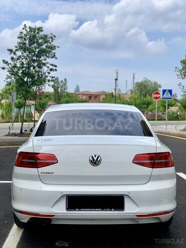 Volkswagen Passat 2018, 14,000 km - 1.8 л - Bakı
