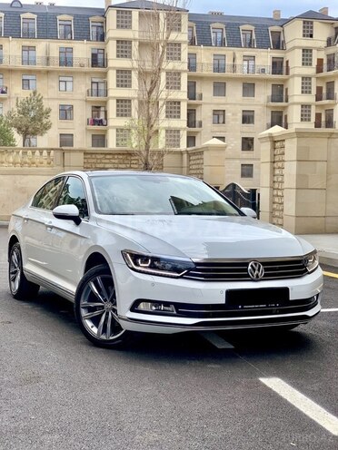 Volkswagen Passat 2018, 14,000 km - 1.8 л - Bakı