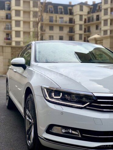 Volkswagen Passat 2018, 14,000 km - 1.8 л - Bakı