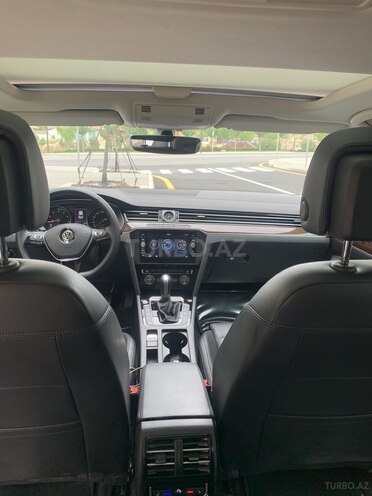 Volkswagen Passat 2018, 14,000 km - 1.8 л - Bakı