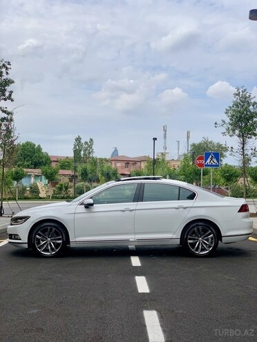 Volkswagen Passat 2018, 14,000 km - 1.8 л - Bakı