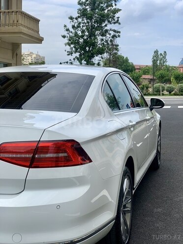 Volkswagen Passat 2018, 14,000 km - 1.8 л - Bakı