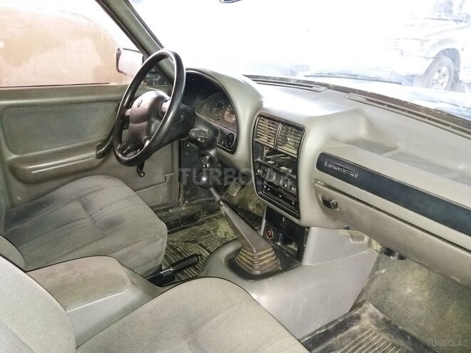 GAZ 3102 2000, 333,104 km - 2.3 l - Salyan