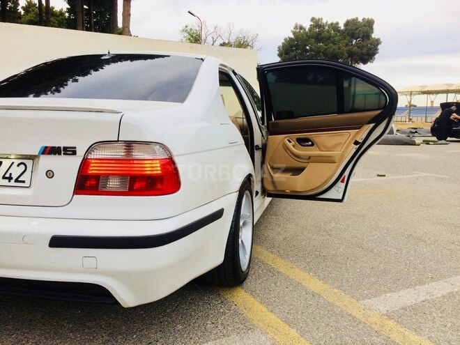 BMW 525 2001, 301,000 km - 2.5 l - Bakı