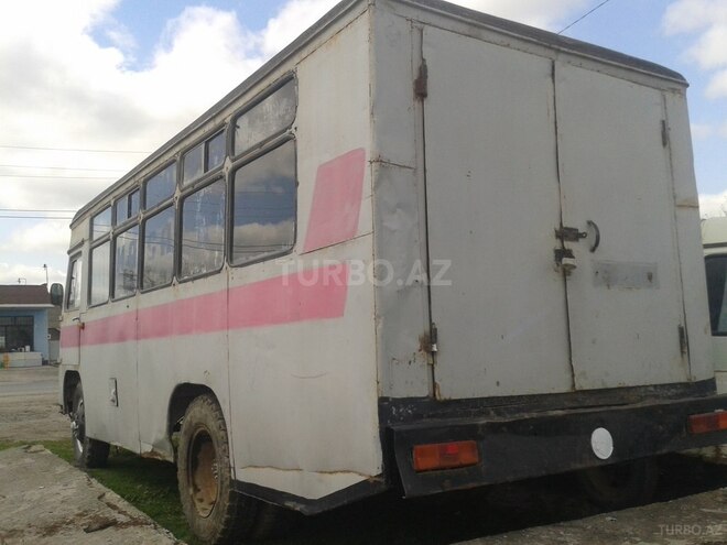 PAZ  1993, 215,154 km - 4.6 l - Saatlı