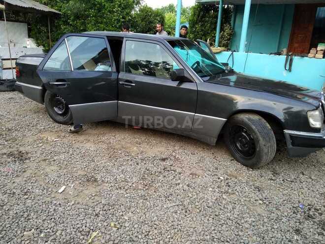 Mercedes E 250 1992, 500,000 km - 2.5 l - Masallı