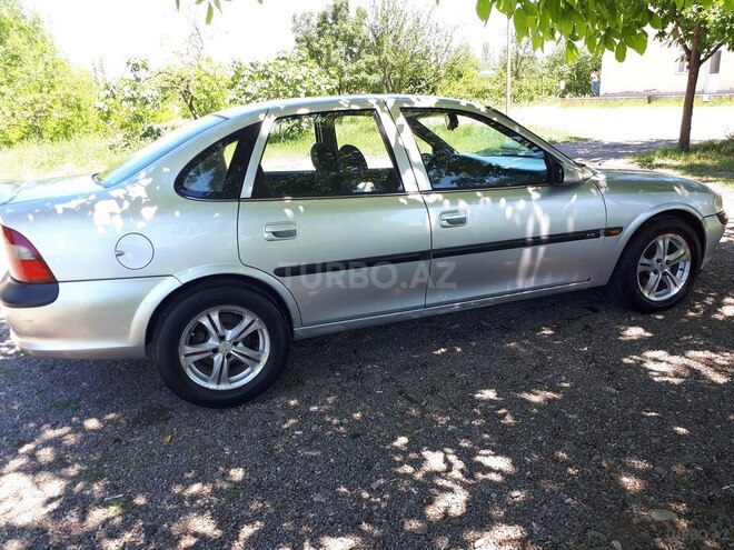 Opel Vectra 1996, 329,396 km - 1.8 л - Qazax