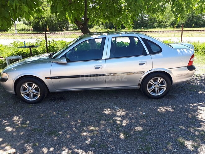 Opel Vectra 1996, 329,396 km - 1.8 л - Qazax