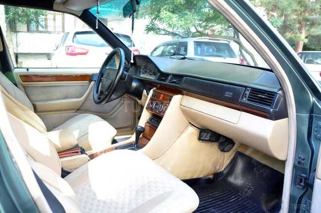 Mercedes E 300 1994, 450,000 km - 3.0 l - Bakı