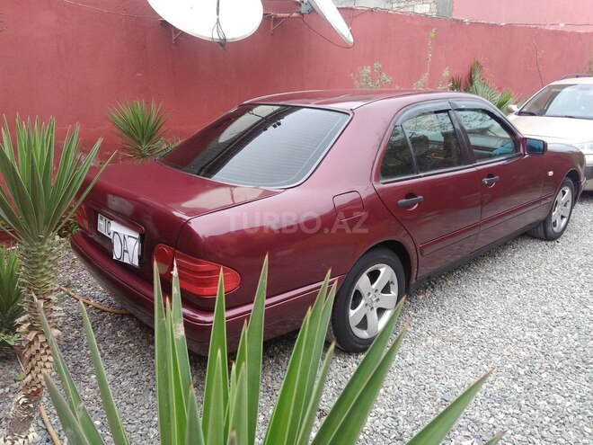 Mercedes E 230 1996, 334,000 km - 2.3 l - Bakı