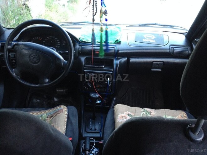 Opel Astra 1995, 298,000 km - 1.6 л - Bakı