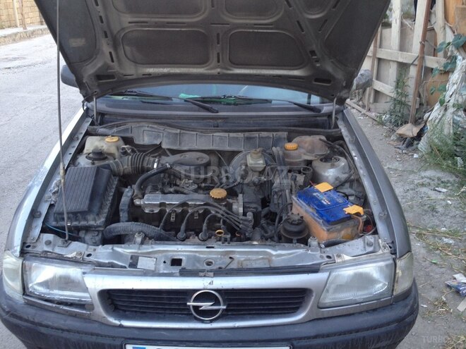 Opel Astra 1995, 298,000 km - 1.6 л - Bakı