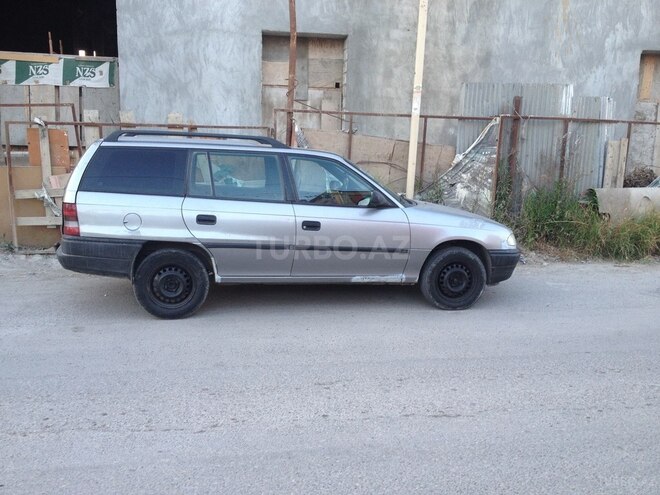 Opel Astra 1995, 298,000 km - 1.6 л - Bakı