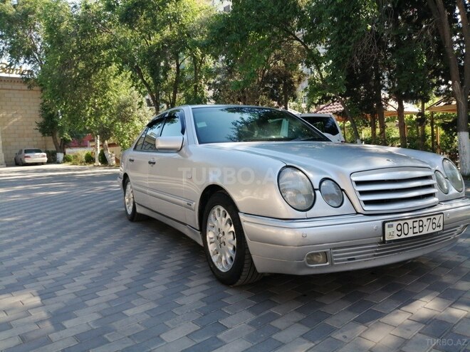 Mercedes E 230 1997, 295,000 km - 2.3 l - Bakı