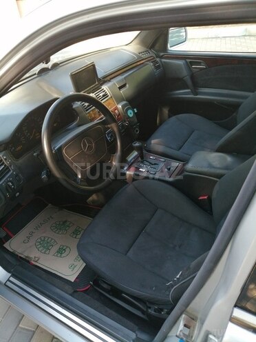 Mercedes E 230 1997, 295,000 km - 2.3 l - Bakı