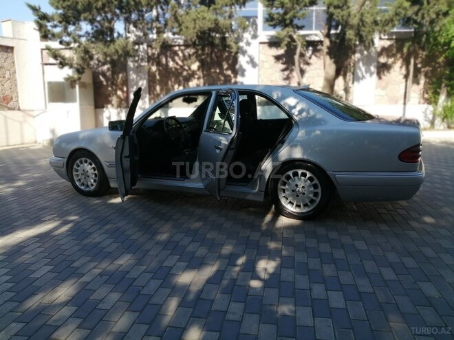 Mercedes E 230 1997, 295,000 km - 2.3 l - Bakı