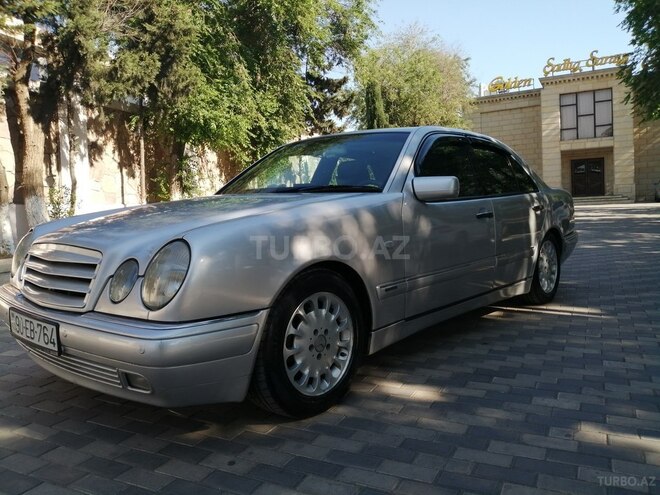 Mercedes E 230 1997, 295,000 km - 2.3 l - Bakı